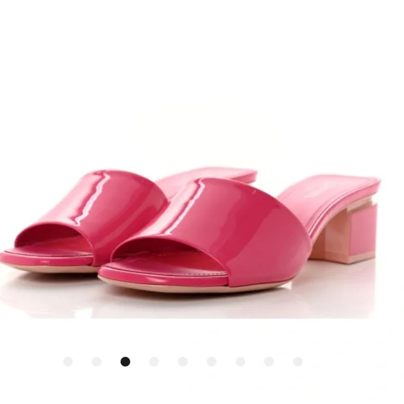 CHANEL calfskin CC mules - Picture 9 of 11